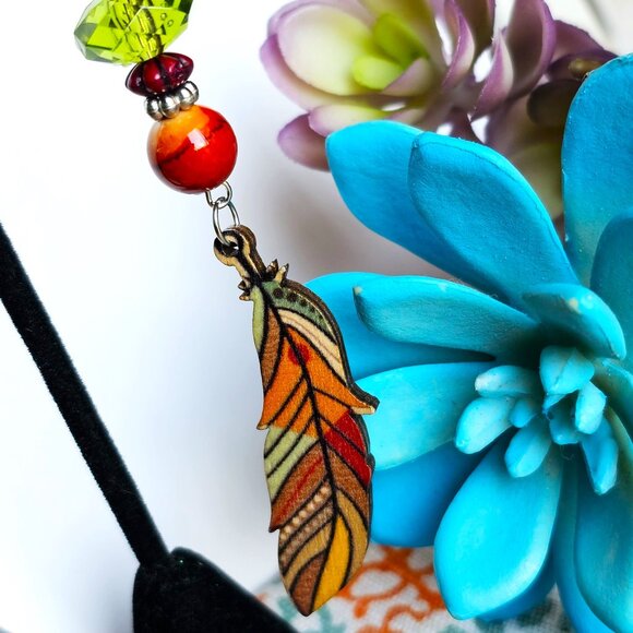 Artisan Hand Crafted Earrings, Painted Wood Feathers Beaded Pierced NWT - Picture 6 of 13